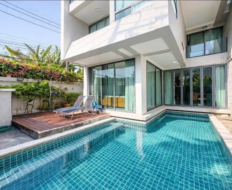Modern 4-Bedroom Pool Villa for Rent near Rawai Beach