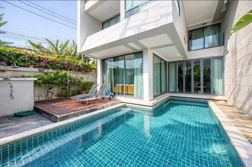 Modern 4-Bedroom Pool Villa for Rent near Rawai Beach