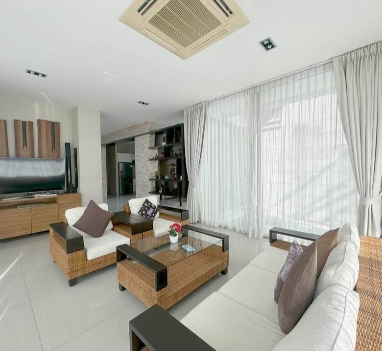 Modern 4-Bedroom Pool Villa for Rent near Rawai Beach