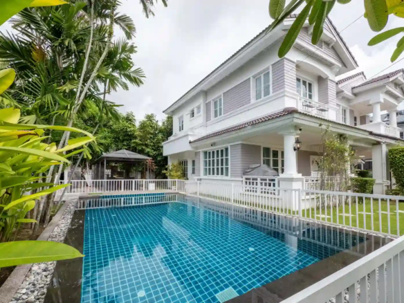 บ้านเดี่ยว 5 ห้องนอนให้เช่าในฉลอง ภูเก็ต พร้อมสระว่ายน้ำส่วนตัวและสวน