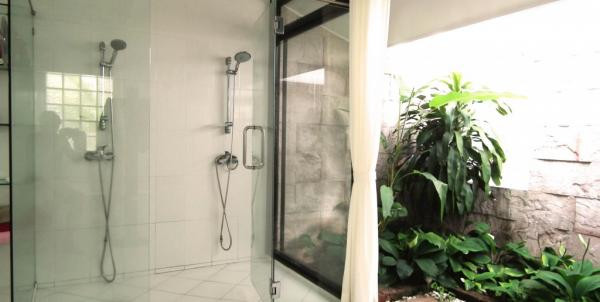 5 Bedroom Luxury Villa for Rent in Paklok Near Ao Po Marina