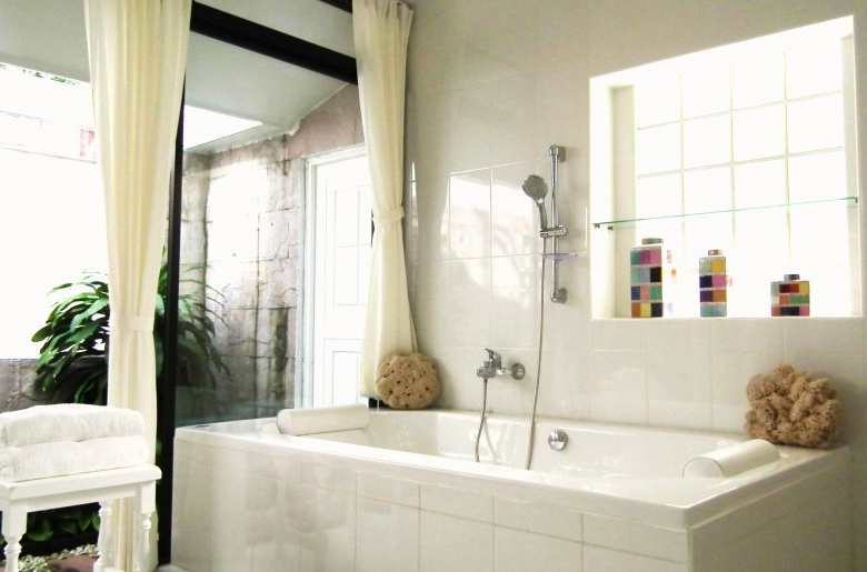 5 Bedroom Luxury Villa for Rent in Paklok Near Ao Po Marina