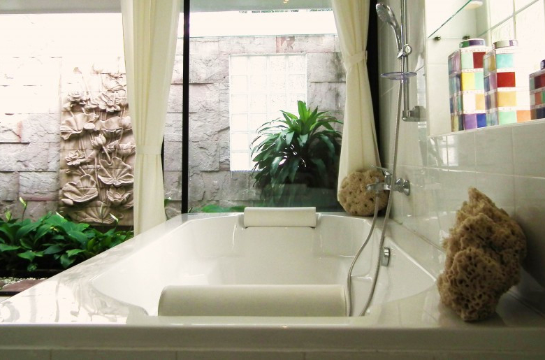 5 Bedroom Luxury Villa for Rent in Paklok Near Ao Po Marina