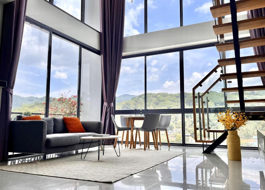 2 Bedroom Foreign Freehold Duplex for Sale at Icon Park Kamala