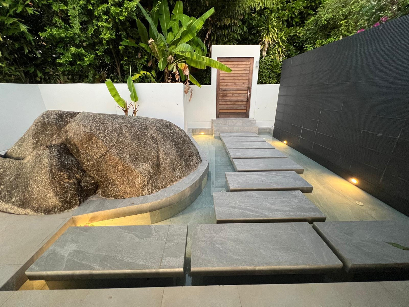 Baan Perwah – 8-Bedroom Oceanfront Villa for Long-Term Rent in Kata
