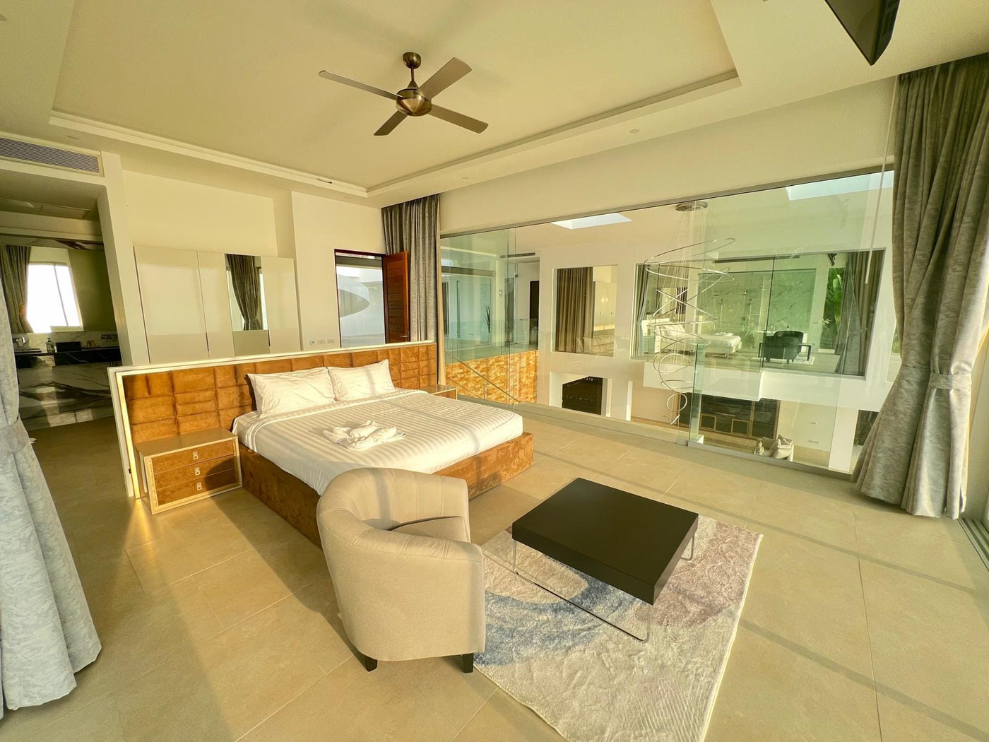 Baan Perwah – 8-Bedroom Oceanfront Villa for Long-Term Rent in Kata
