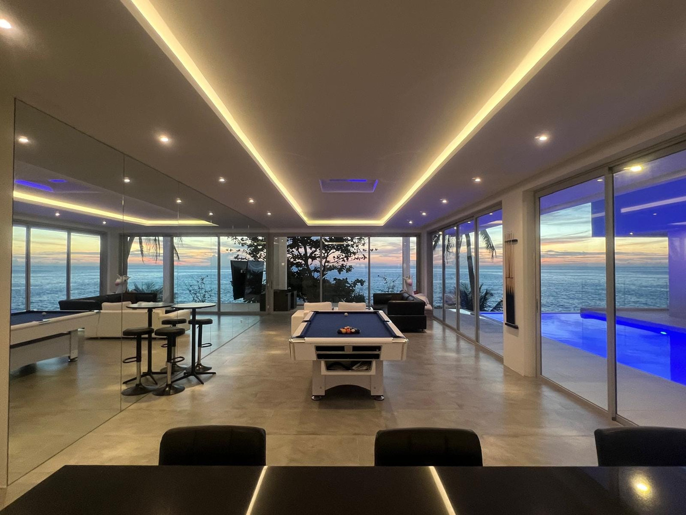 Baan Perwah – 8-Bedroom Oceanfront Villa for Long-Term Rent in Kata