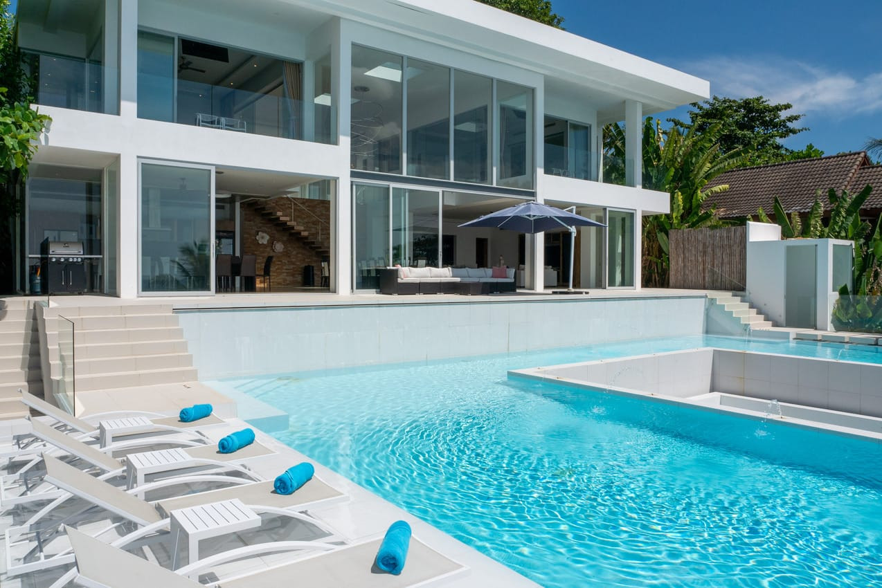 Baan Perwah – 8-Bedroom Oceanfront Villa for Long-Term Rent in Kata