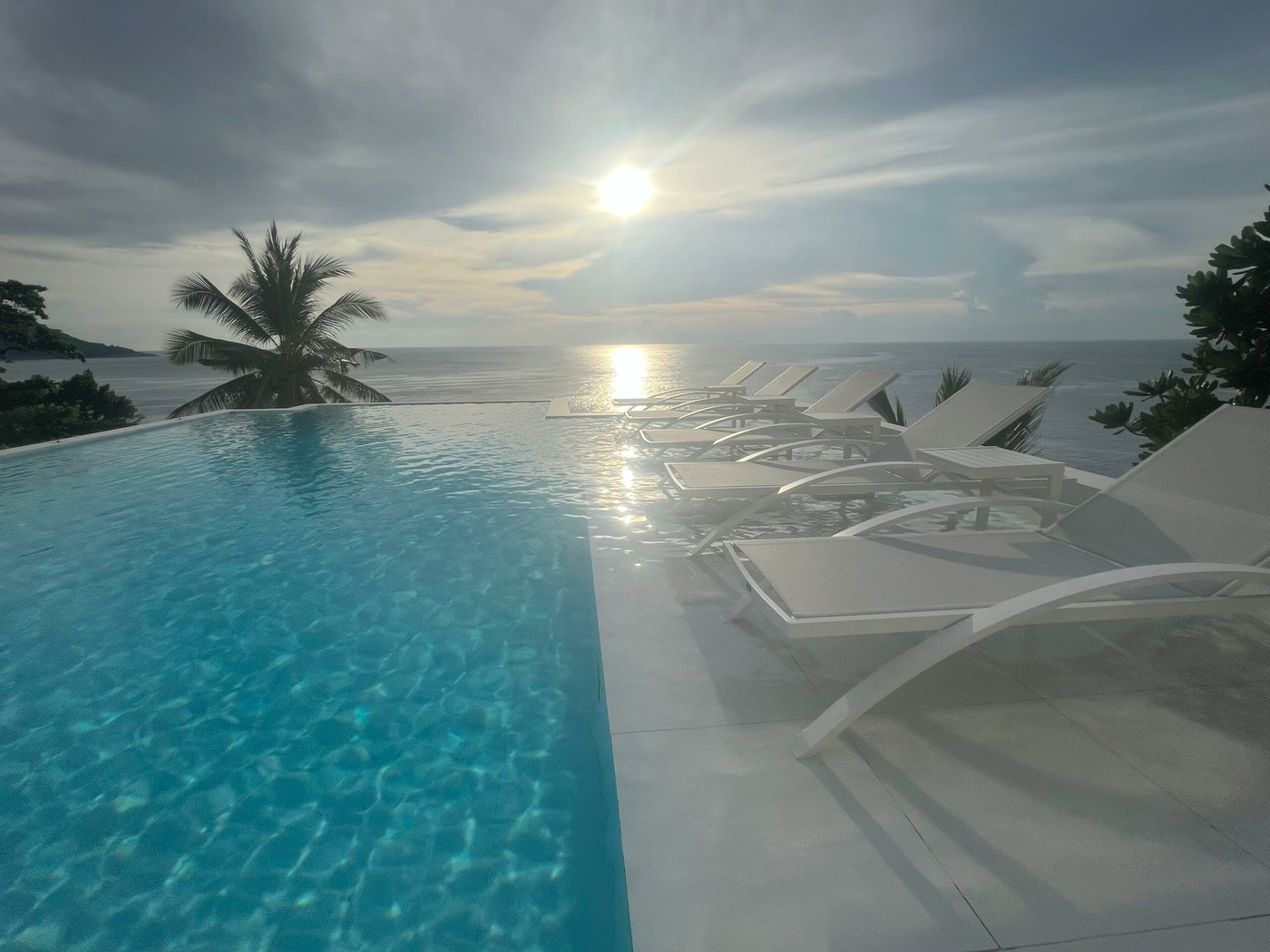 Baan Perwah – 8-Bedroom Oceanfront Villa for Long-Term Rent in Kata