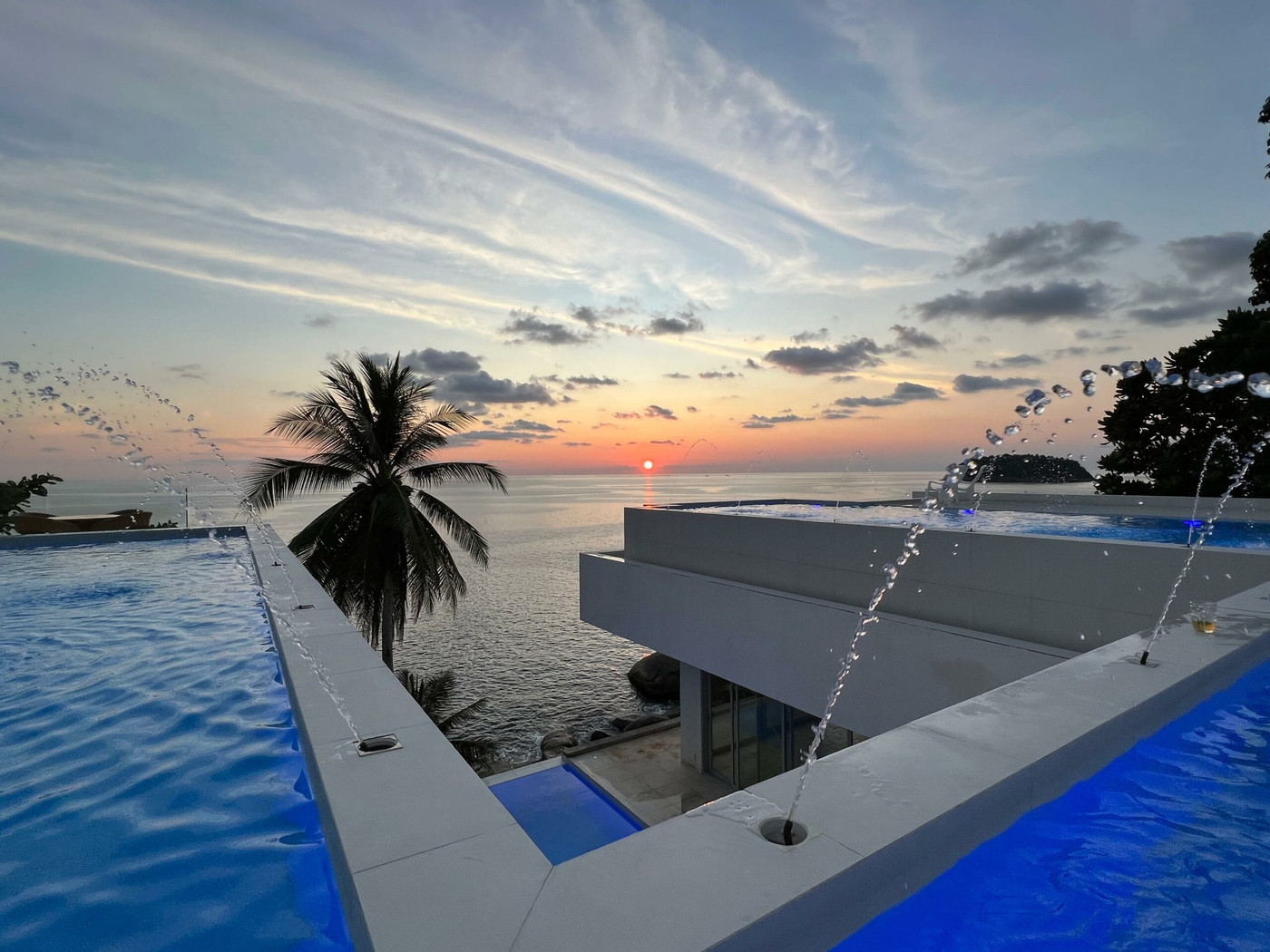 Baan Perwah – 8-Bedroom Oceanfront Villa for Long-Term Rent in Kata
