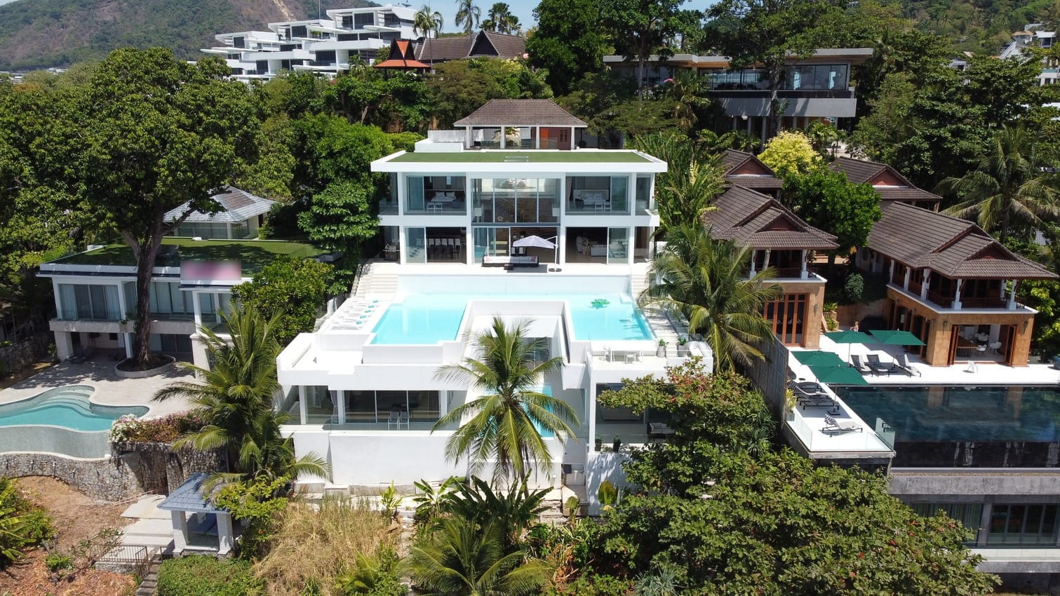 Baan Perwah – 8-Bedroom Oceanfront Villa for Long-Term Rent in Kata