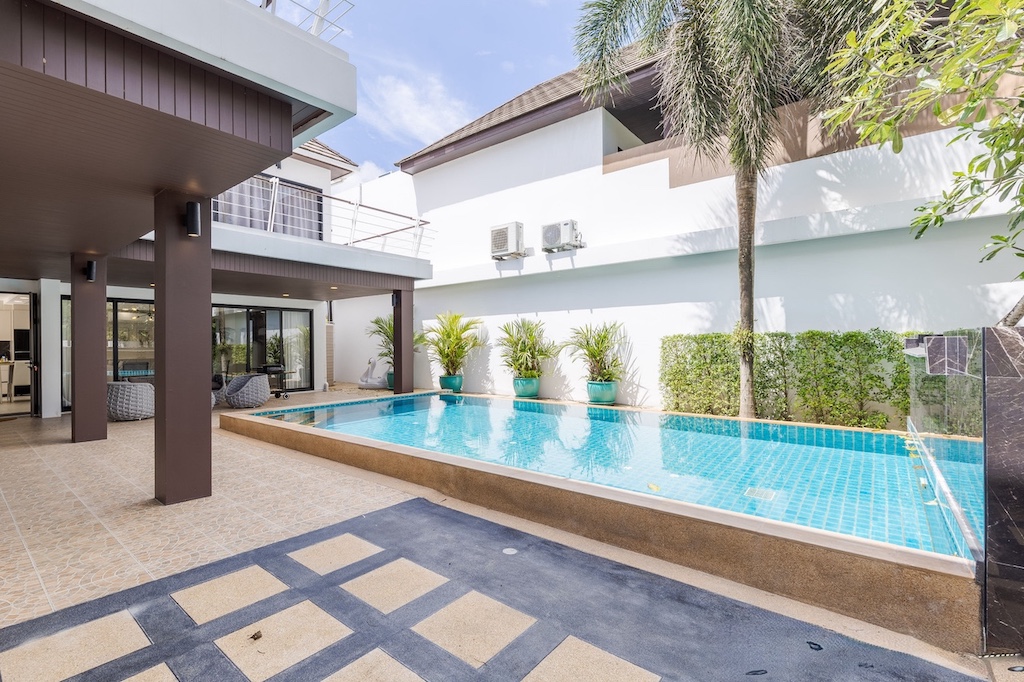 3 Bedroom Pool Villa for Rent at Garden Village Si Sunthon