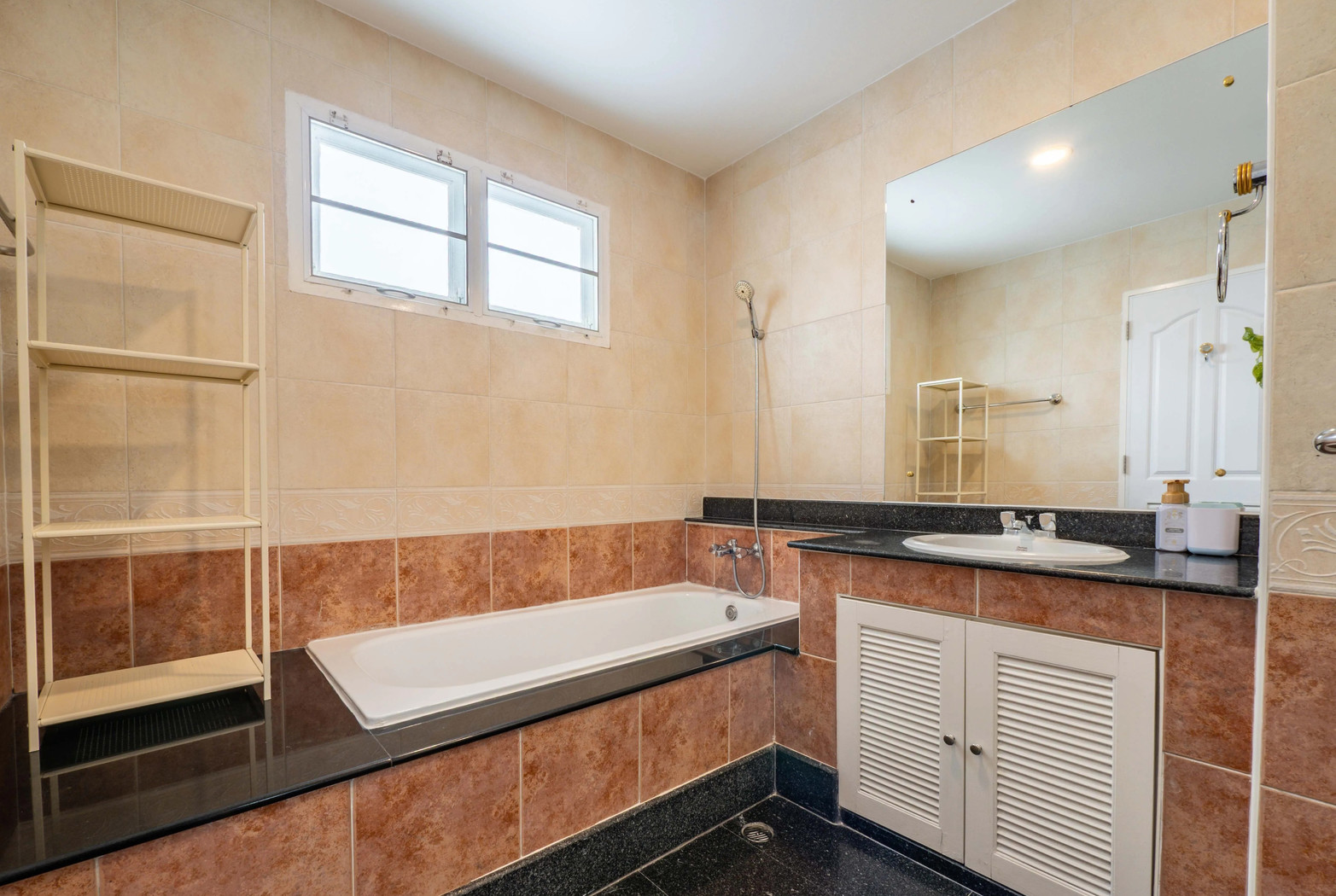 5 Bedroom House for Rent in Chalong at Land and Houses Park