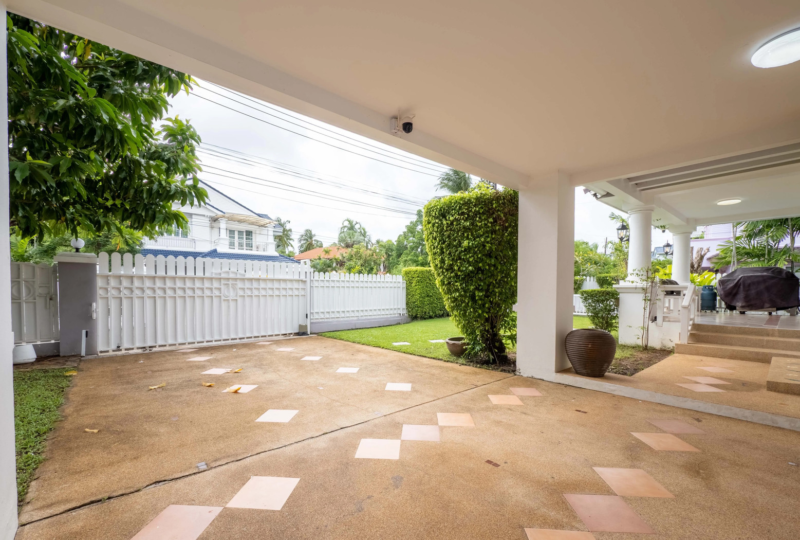 5 Bedroom House for Rent in Chalong at Land and Houses Park