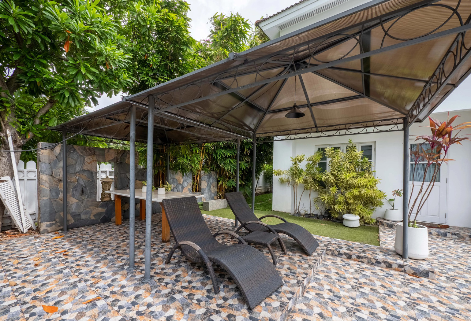 5 Bedroom House for Rent in Chalong at Land and Houses Park