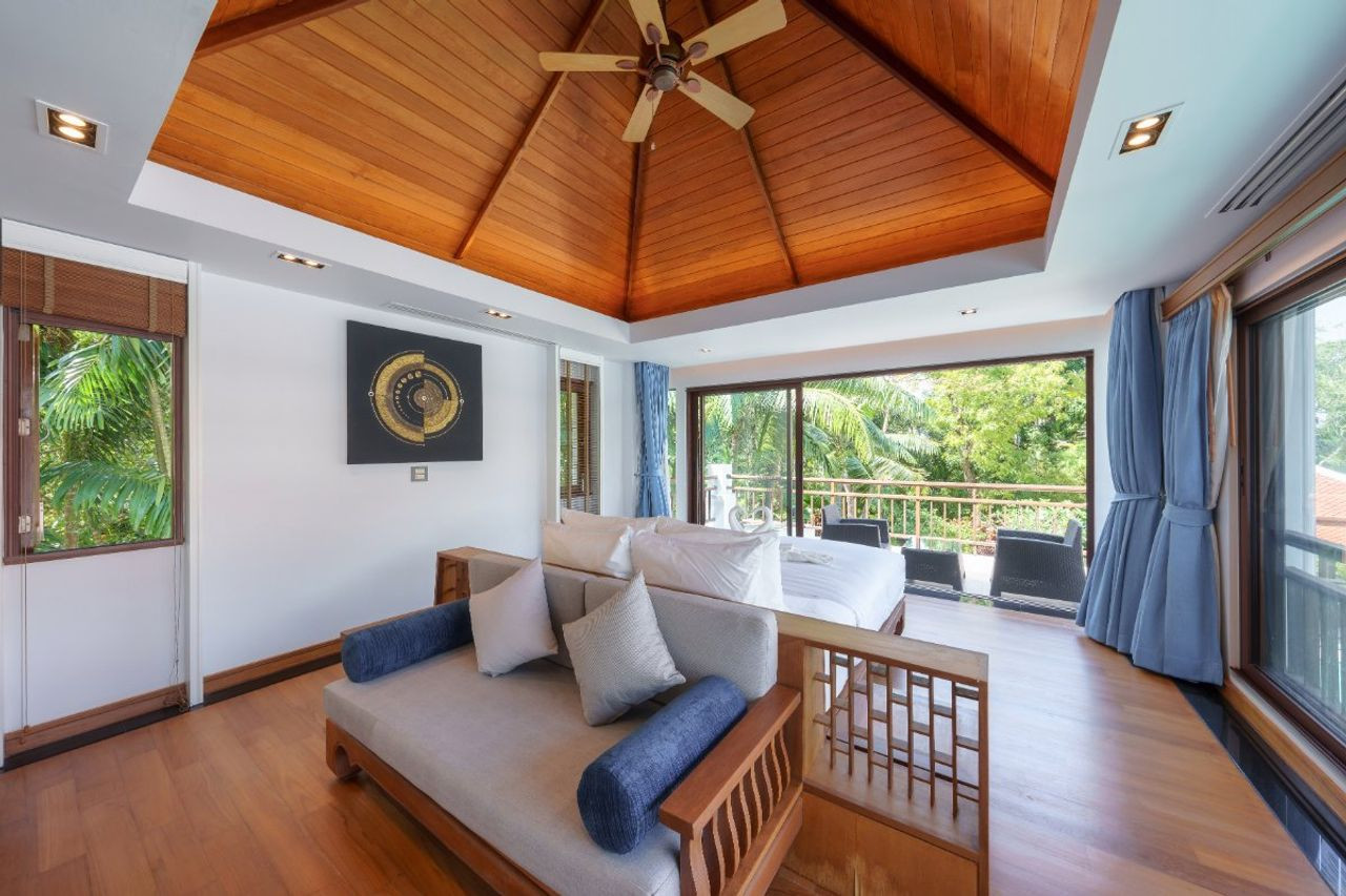 Luxury 6-Bedroom Marina Villa for Sale in Boat Lagoon Phuket