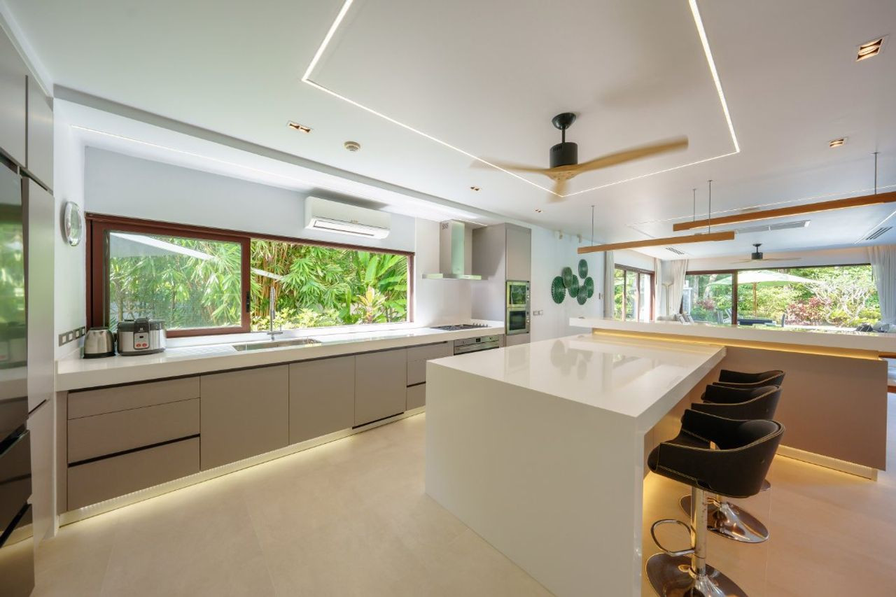Luxury 6-Bedroom Marina Villa for Sale in Boat Lagoon Phuket