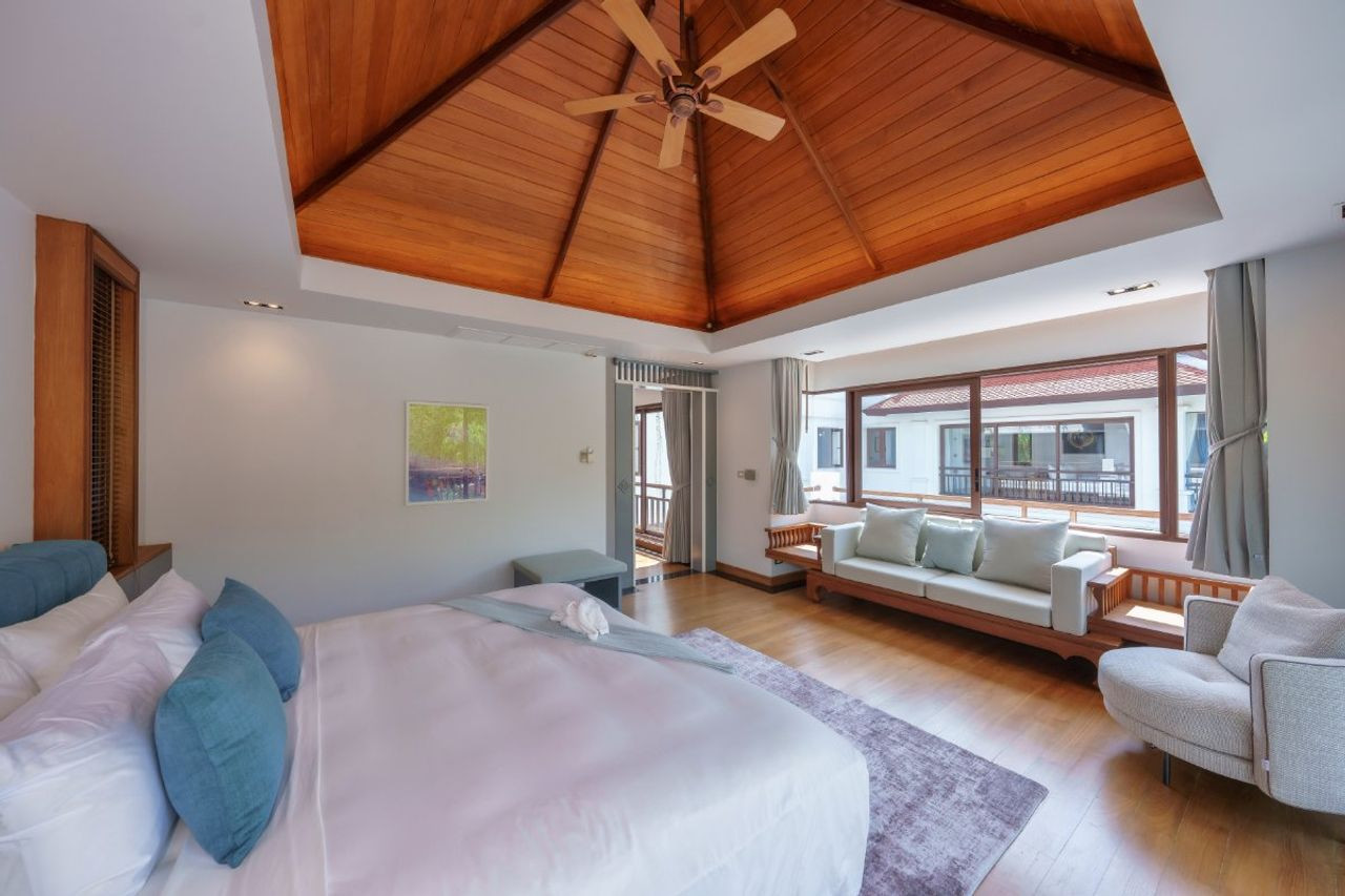 Luxury 6-Bedroom Marina Villa for Sale in Boat Lagoon Phuket