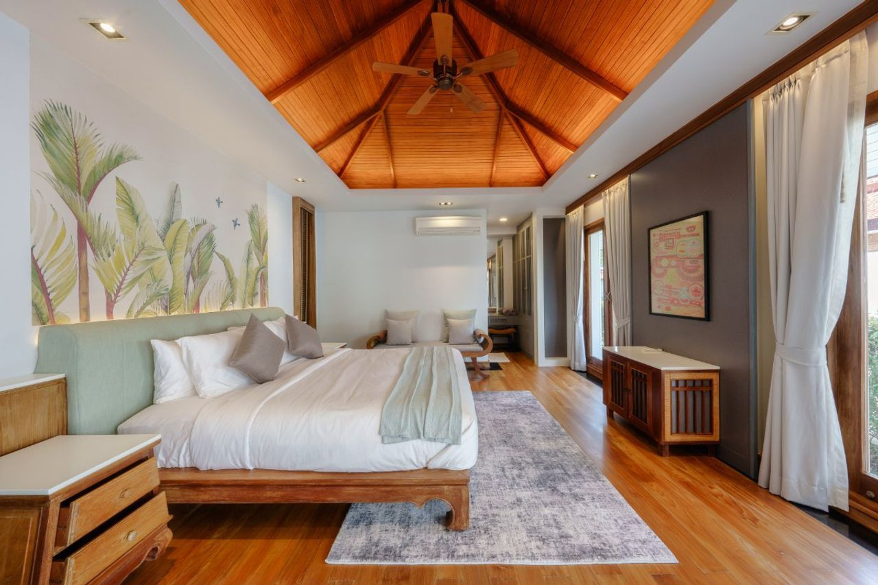 Luxury 6-Bedroom Marina Villa for Sale in Boat Lagoon Phuket