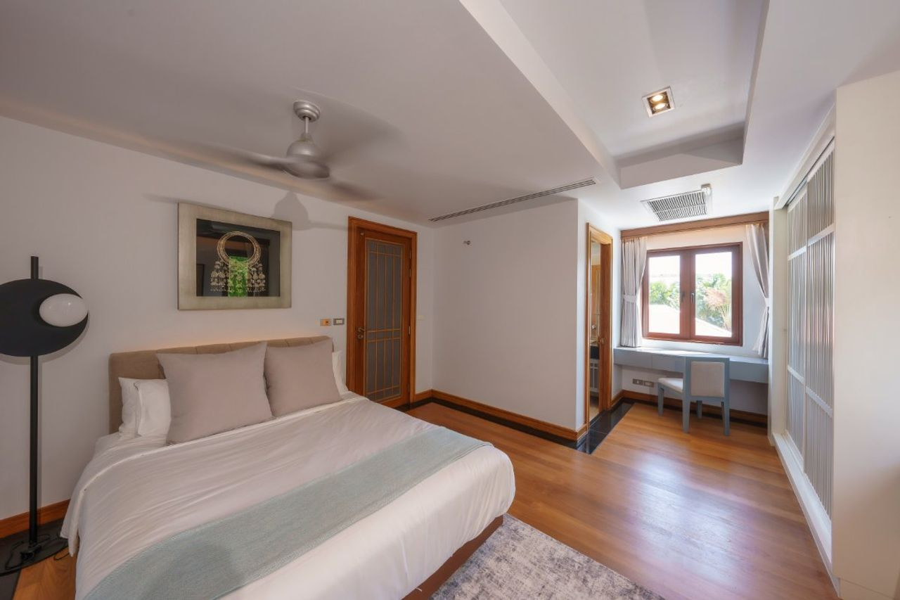 Luxury 6-Bedroom Marina Villa for Sale in Boat Lagoon Phuket