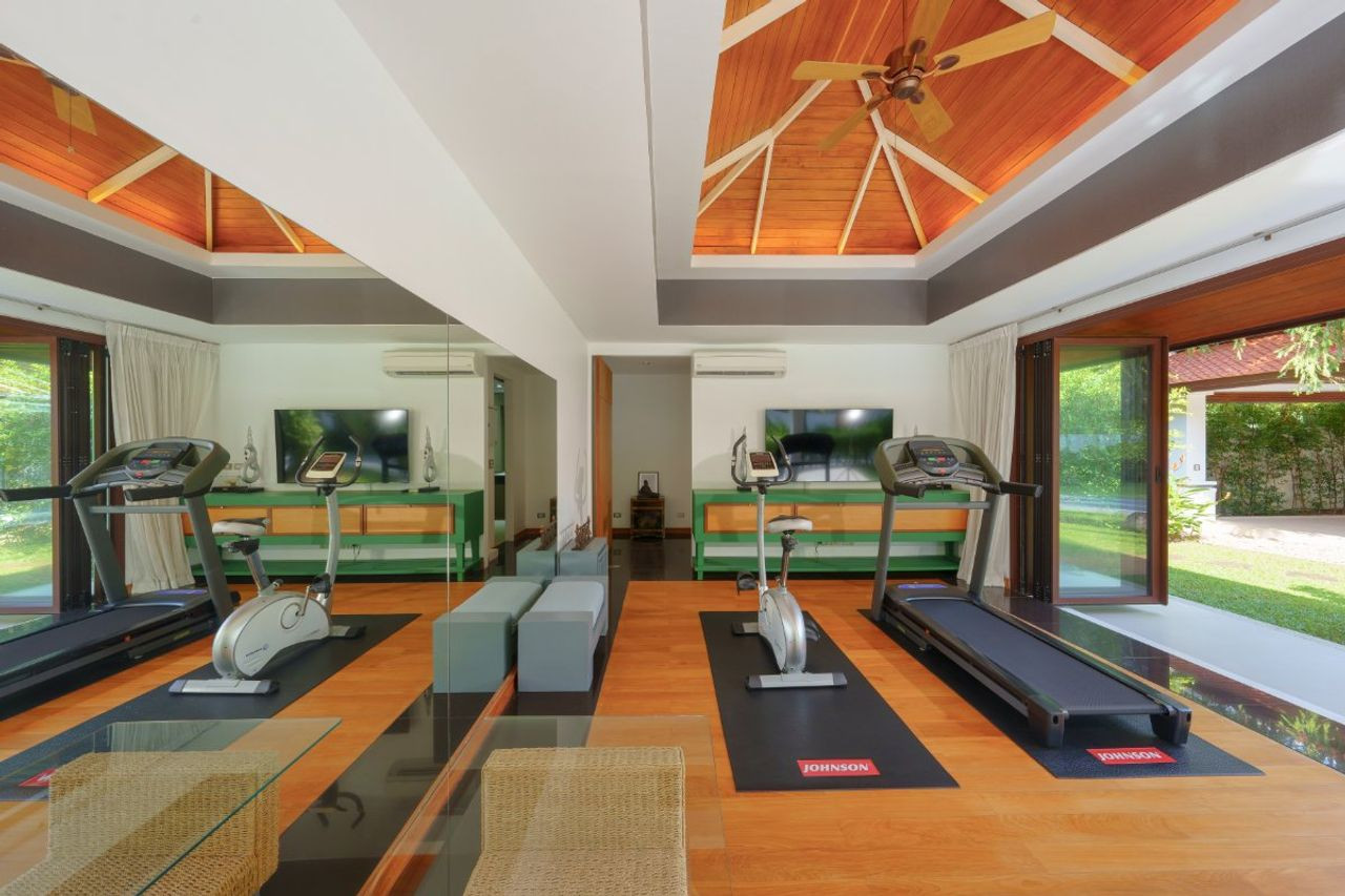 Luxury 6-Bedroom Marina Villa for Sale in Boat Lagoon Phuket