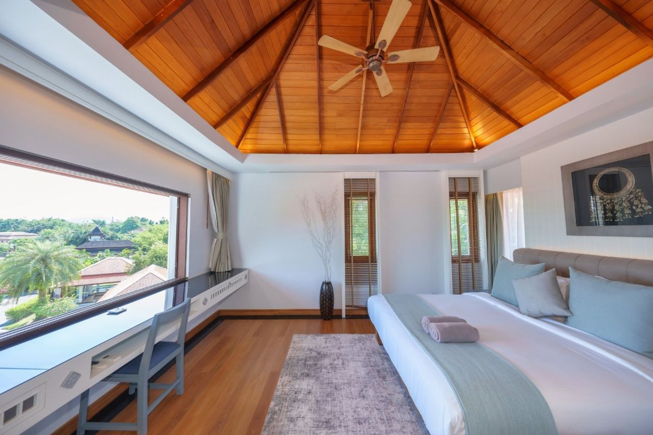 Luxury 6-Bedroom Marina Villa for Sale in Boat Lagoon Phuket