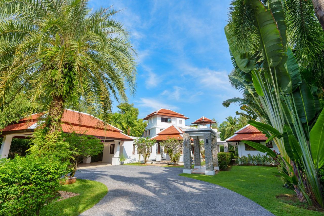 Luxury 6-bedroom marina villa for sale in Boat Lagoon Phuket