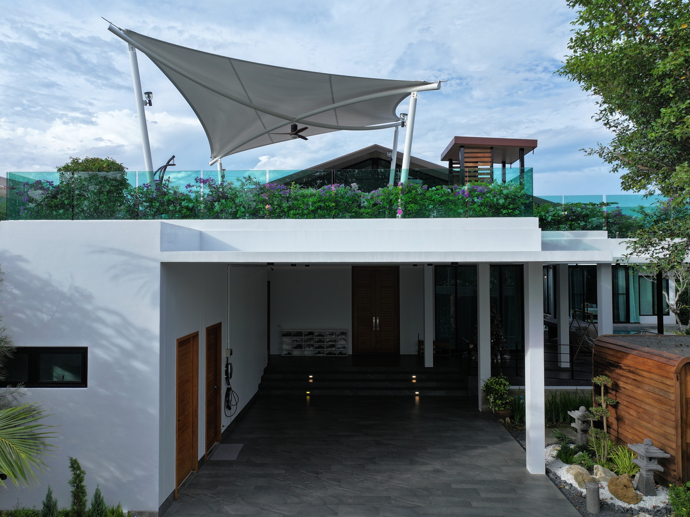 4-Bedroom Pool Villa for Sale at Nai Harn Baan Bua – Baan Varij