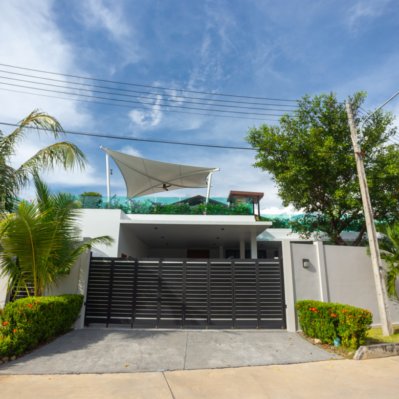 4-Bedroom Pool Villa for Sale at Nai Harn Baan Bua – Baan Varij