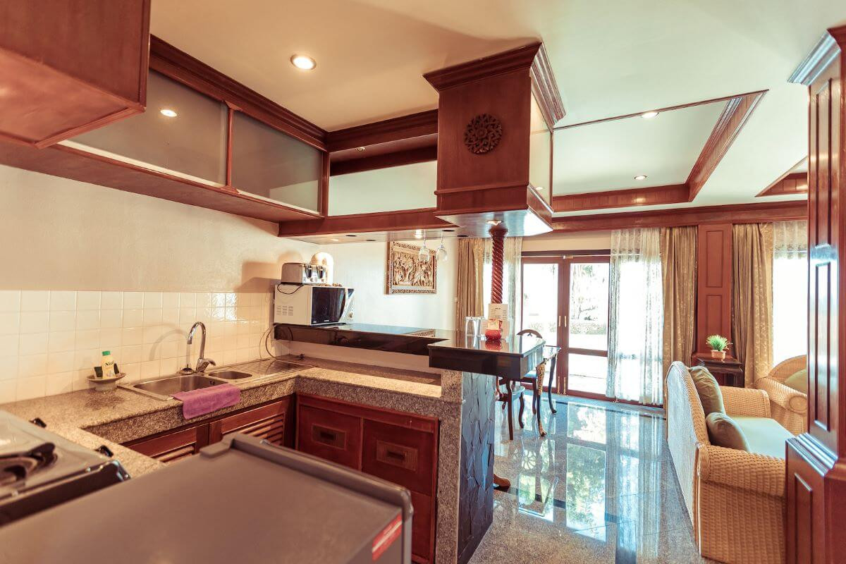 Sea View Hotel for Sale in Patong | 24-Apartment Estate