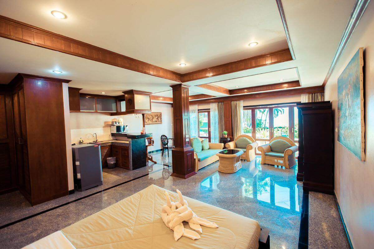 Sea View Hotel for Sale in Patong | 24-Apartment Estate