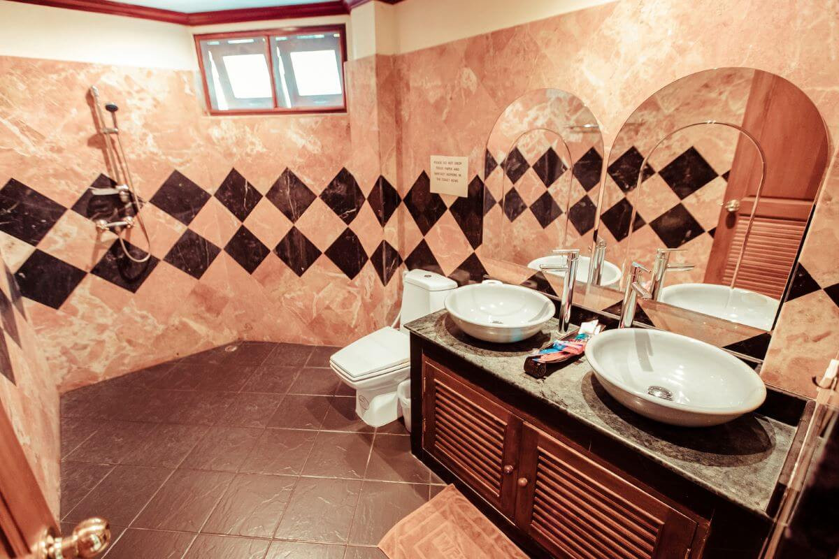 Sea View Hotel for Sale in Patong | 24-Apartment Estate