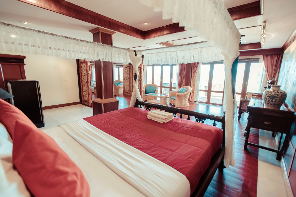 Sea View Hotel for Sale in Patong | 24-Apartment Estate