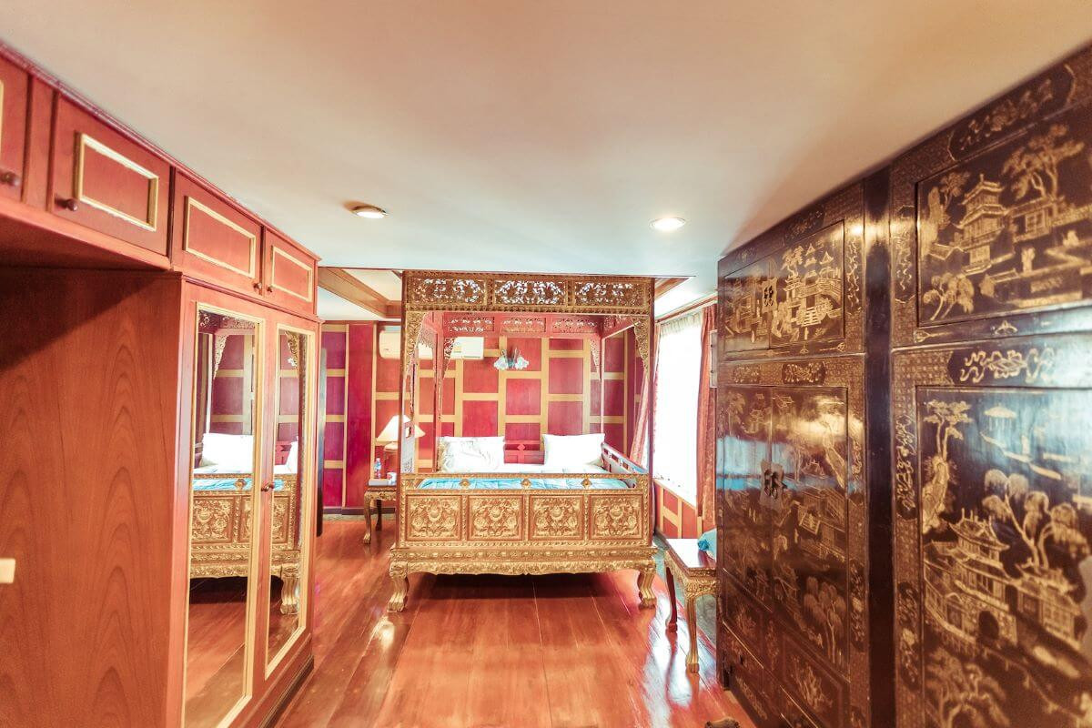 Sea View Hotel for Sale in Patong | 24-Apartment Estate
