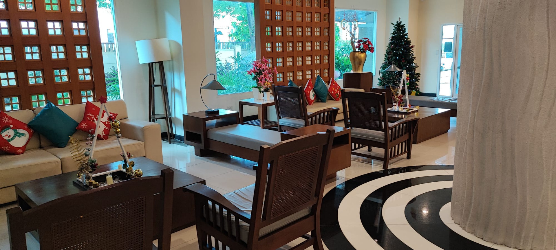 Spacious 1 Bedroom Foreign Freehold Condo for Sale at Phuket Villa Patong Beach