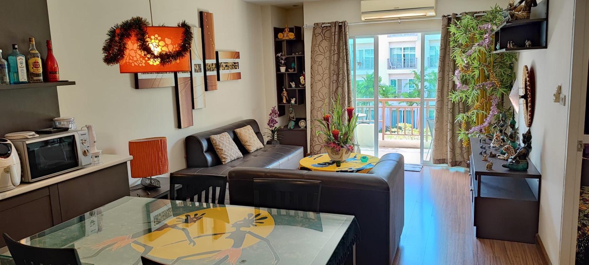 Spacious 1 Bedroom Foreign Freehold Condo for Sale at Phuket Villa Patong Beach