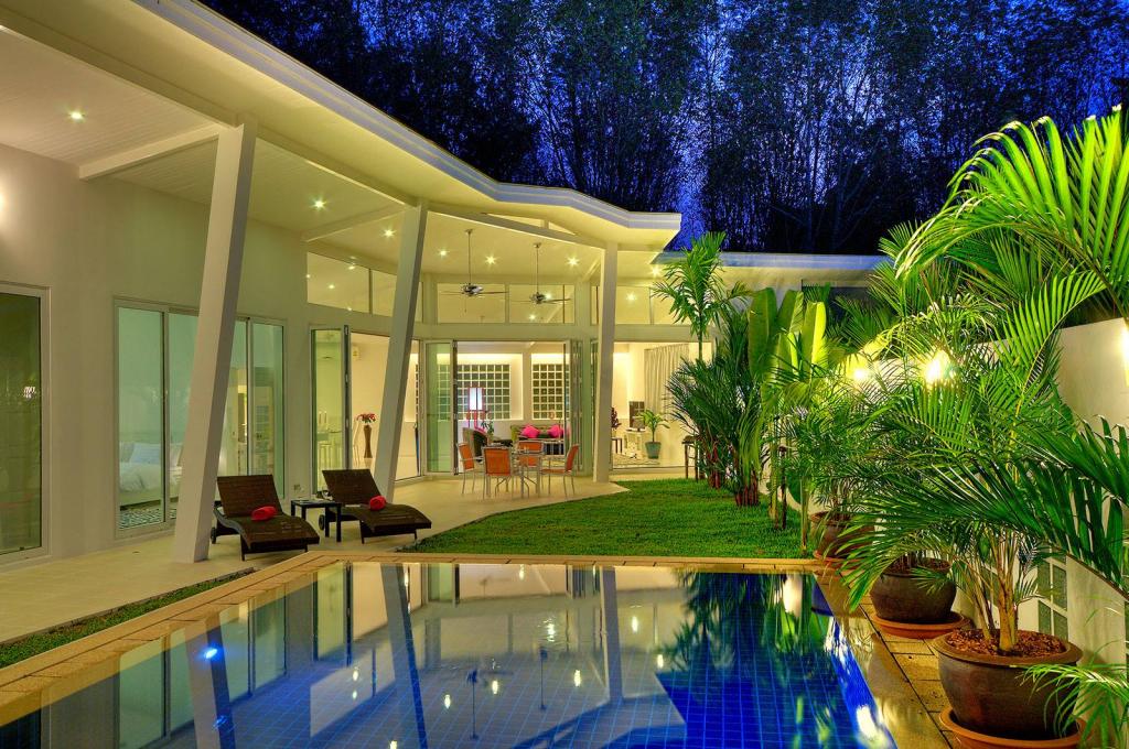 5-Villa Private Estate for Sale near Ao Po Marina, Phuket