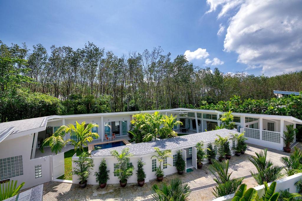 5-Villa Private Estate for Sale near Ao Po Marina, Phuket