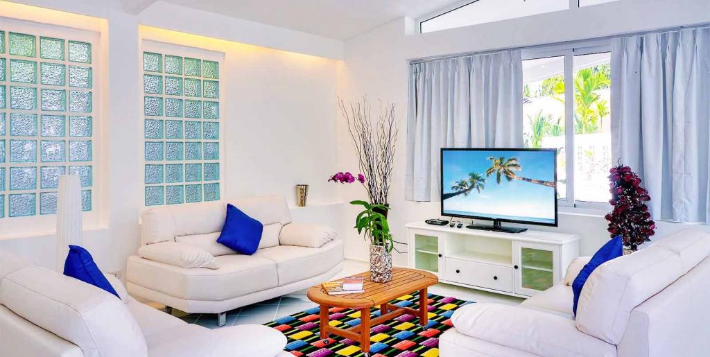 5-Villa Private Estate for Sale near Ao Po Marina, Phuket