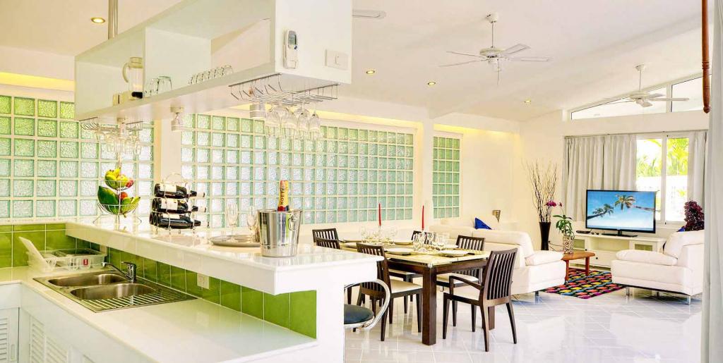 5-Villa Private Estate for Sale near Ao Po Marina, Phuket