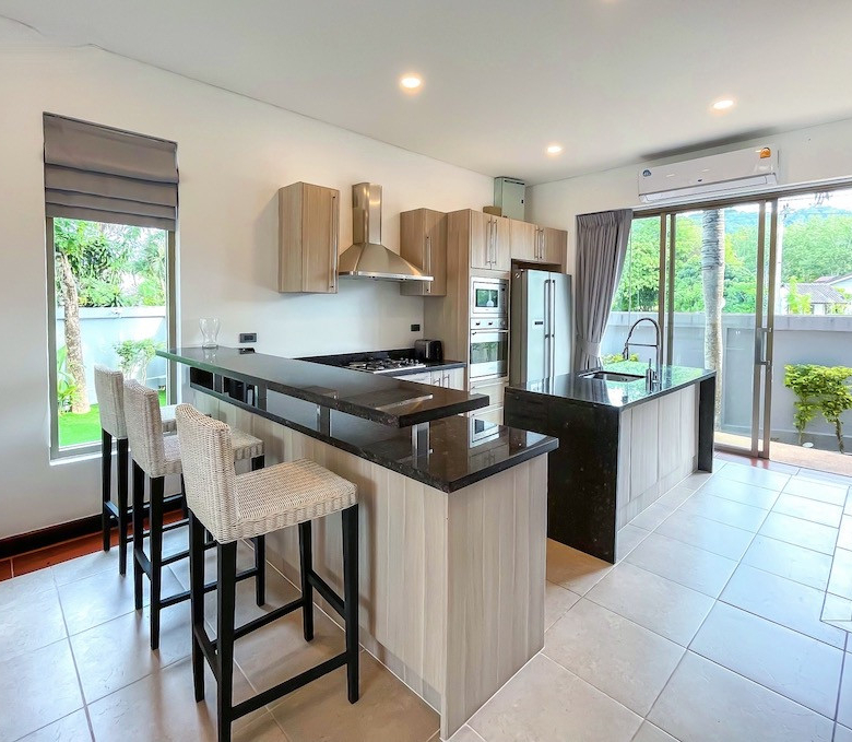 Resort for Sale in Paklok Phuket with 5 Villas