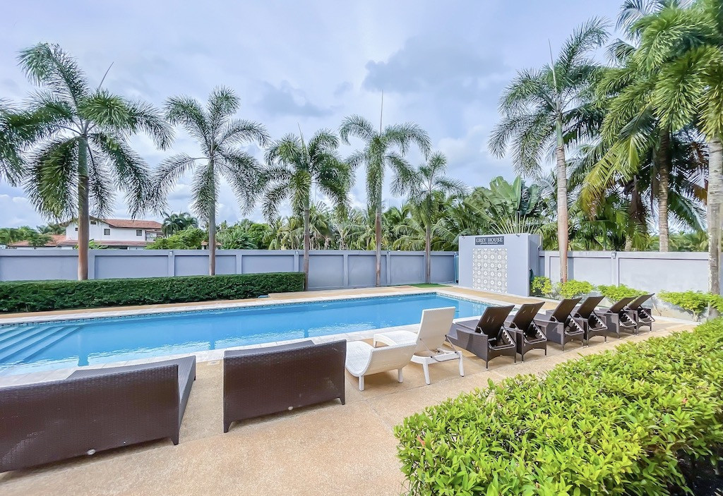 Resort for Sale in Paklok Phuket with 5 Villas