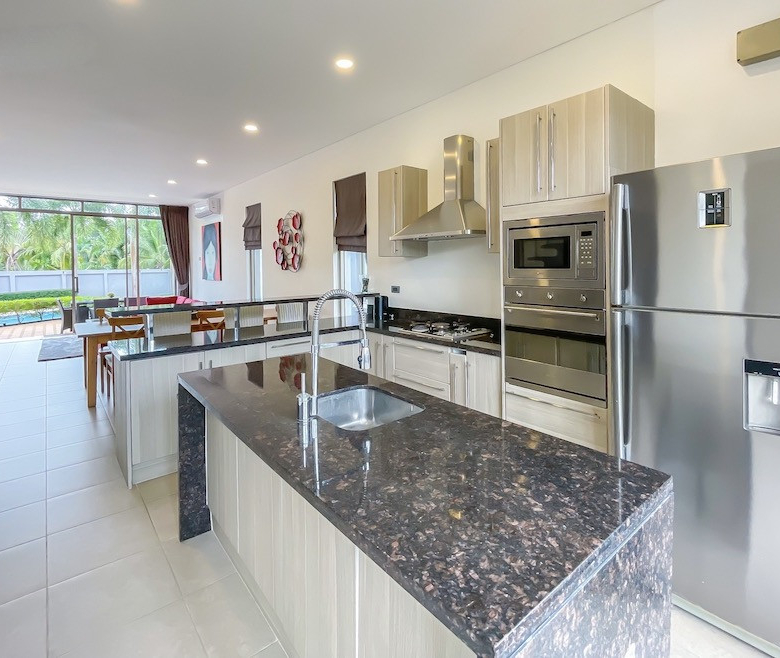 Resort for Sale in Paklok Phuket with 5 Villas
