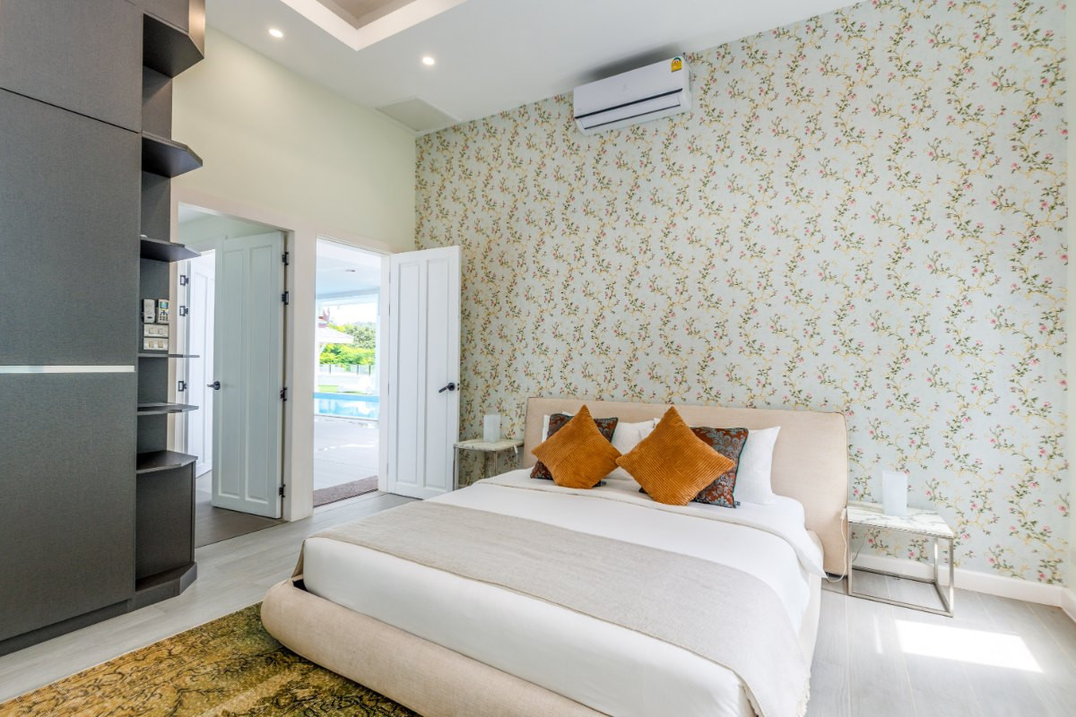 5-Bedroom Sea View Pool Villa for Sale in Surin, Phuket