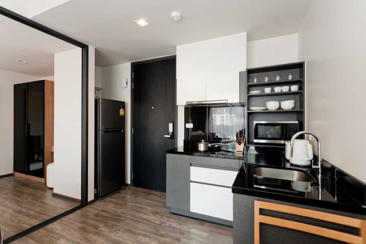 1 Bedroom Foreign Freehold Condo for Sale at The Deck Patong