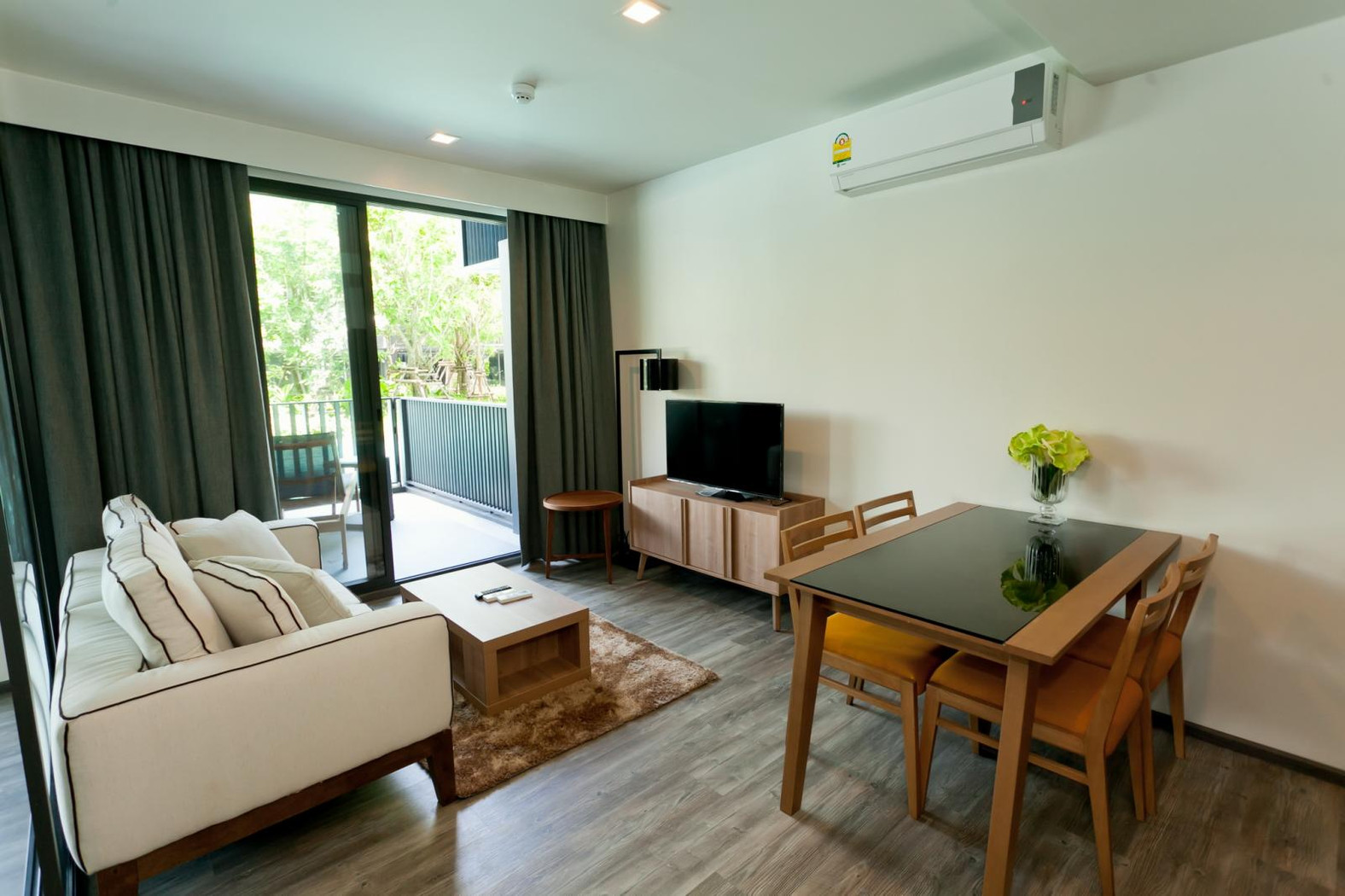 The Deck Patong condos for rent