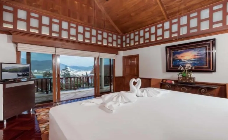 4 Bedroom Sea View Pool Villa for Sale in Patong, Phuket