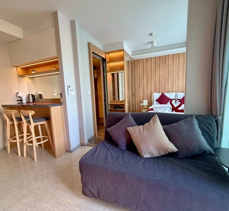 Renovated Studio for Rent at 6th Avenue Surin Phuket