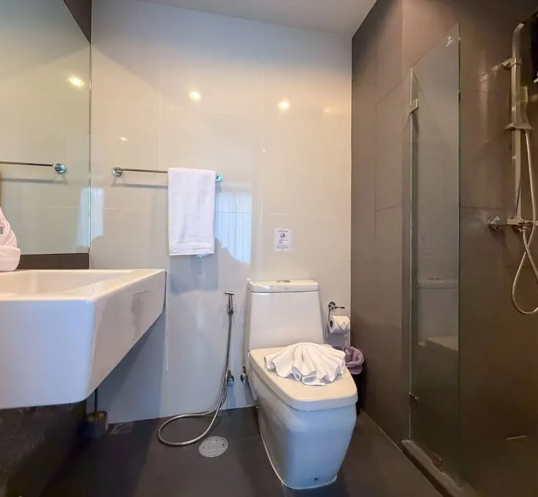 Renovated Studio for Rent at 6th Avenue Surin Phuket