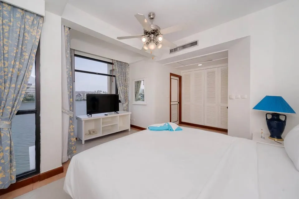 2-Bedroom Lakefront Duplex for Rent at Allamanda 1, Laguna Phuket